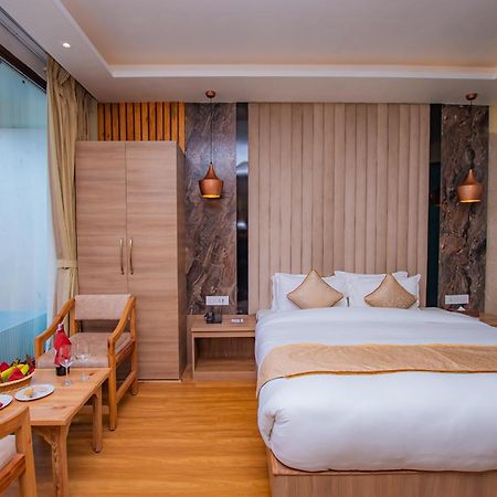 Temple Himalaya Hotel & Spa Pokhara Exterior photo