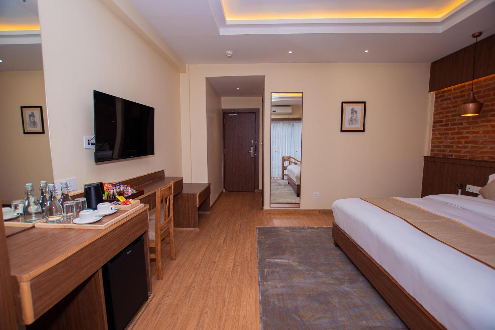 Temple Himalaya Hotel & Spa Pokhara Exterior photo