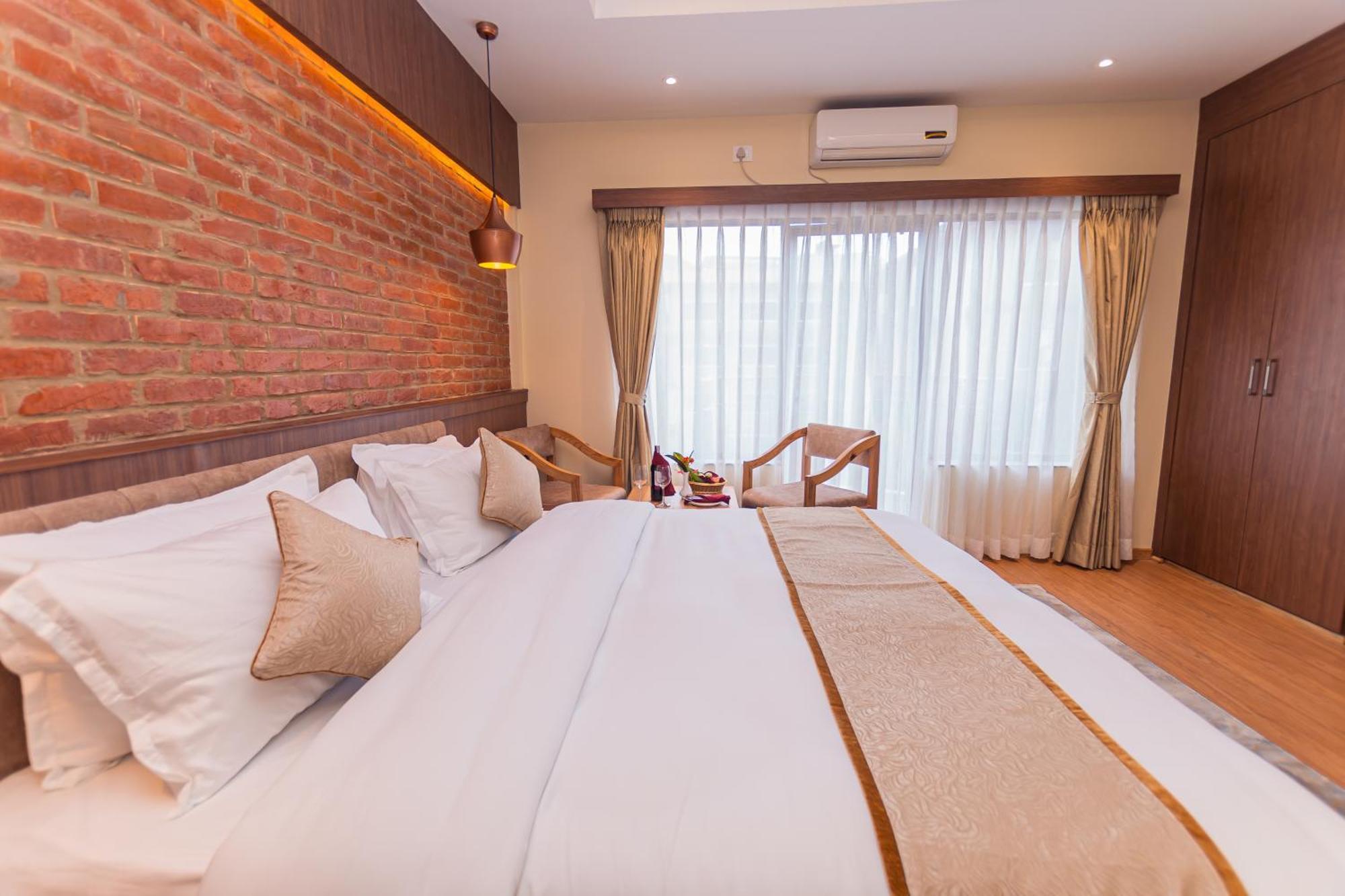 Temple Himalaya Hotel & Spa Pokhara Exterior photo