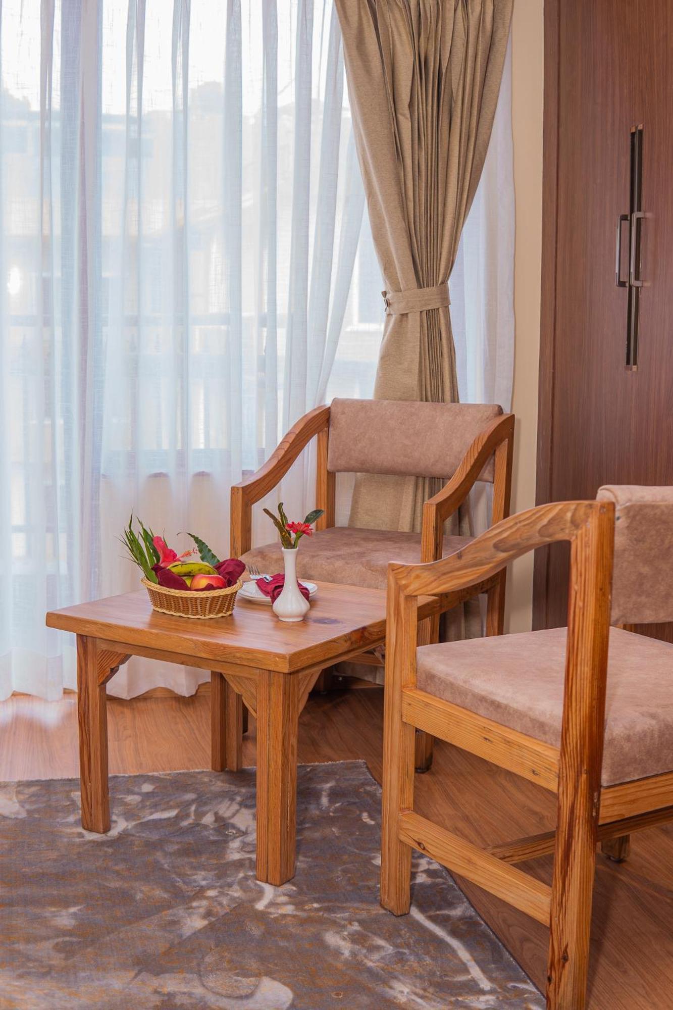 Temple Himalaya Hotel & Spa Pokhara Exterior photo