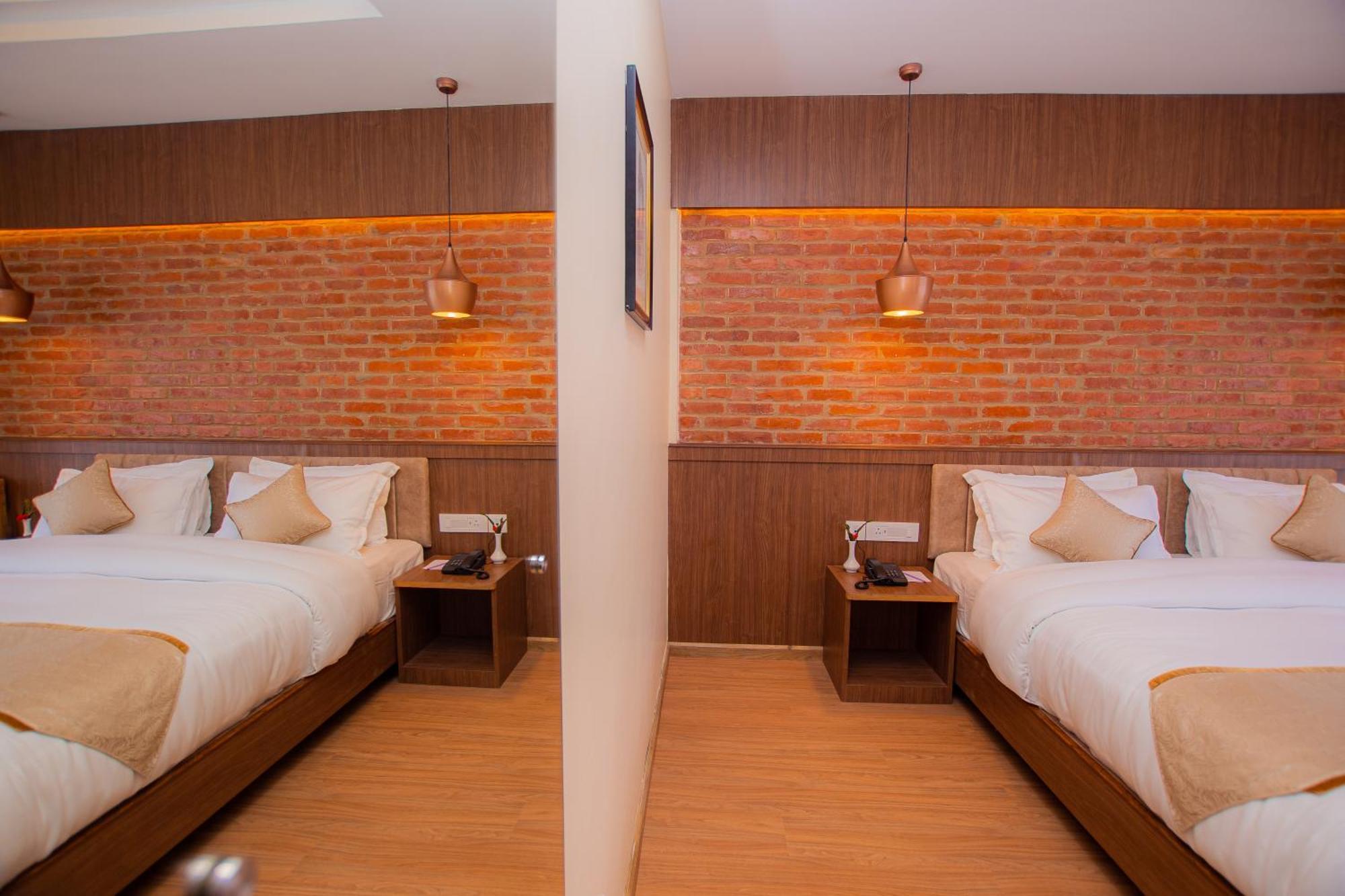 Temple Himalaya Hotel & Spa Pokhara Exterior photo