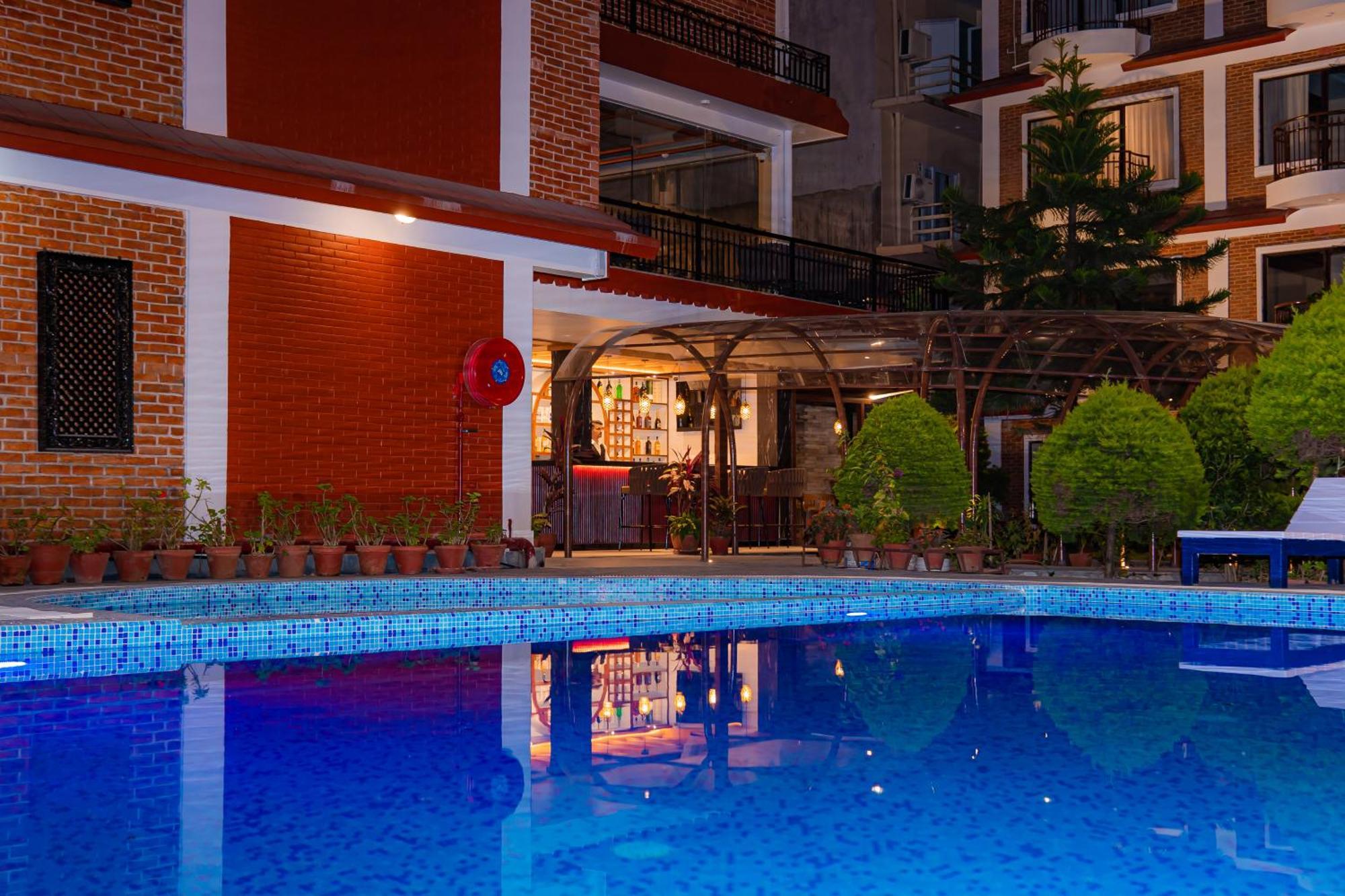 Temple Himalaya Hotel & Spa Pokhara Exterior photo
