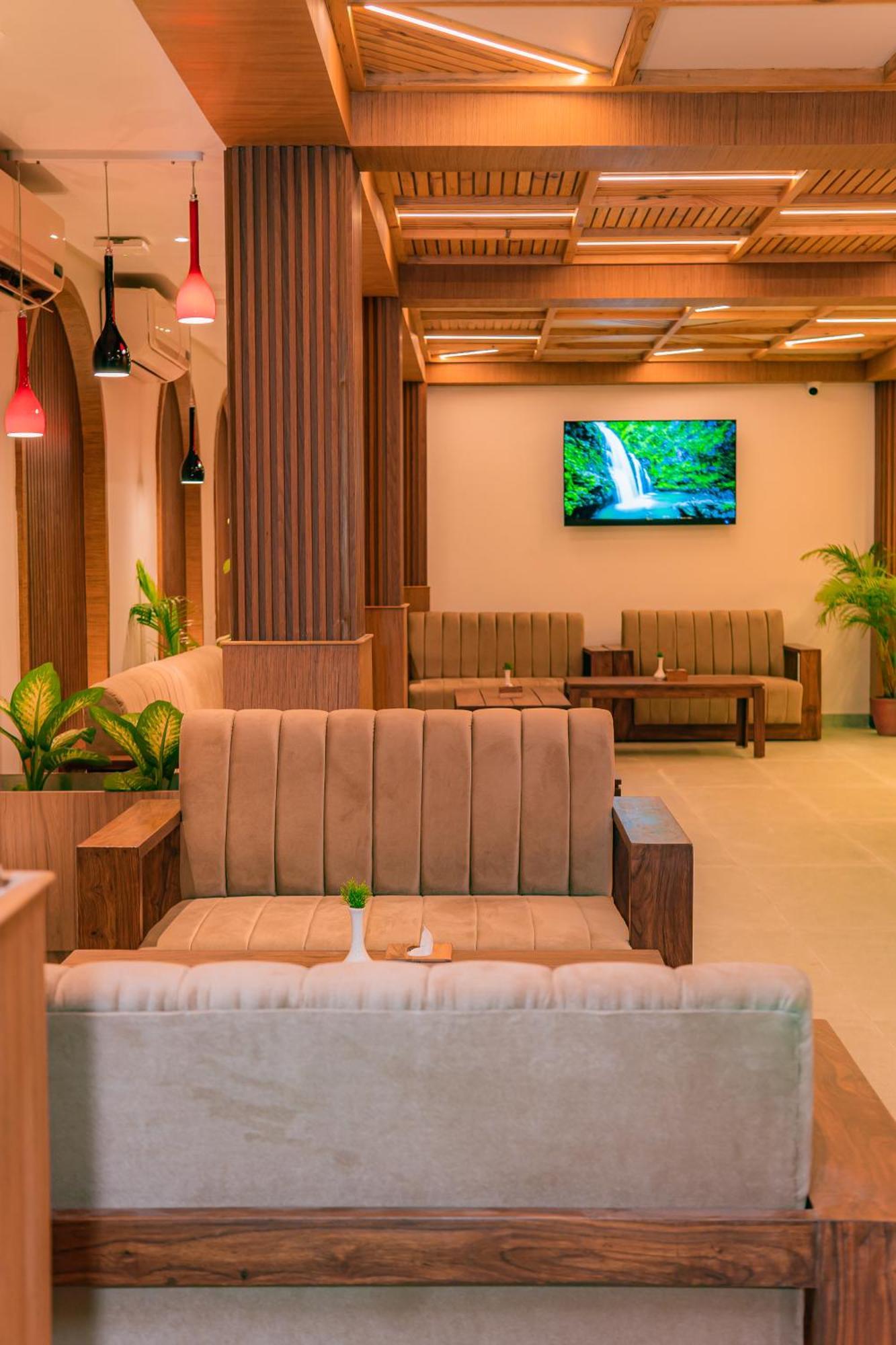 Temple Himalaya Hotel & Spa Pokhara Exterior photo