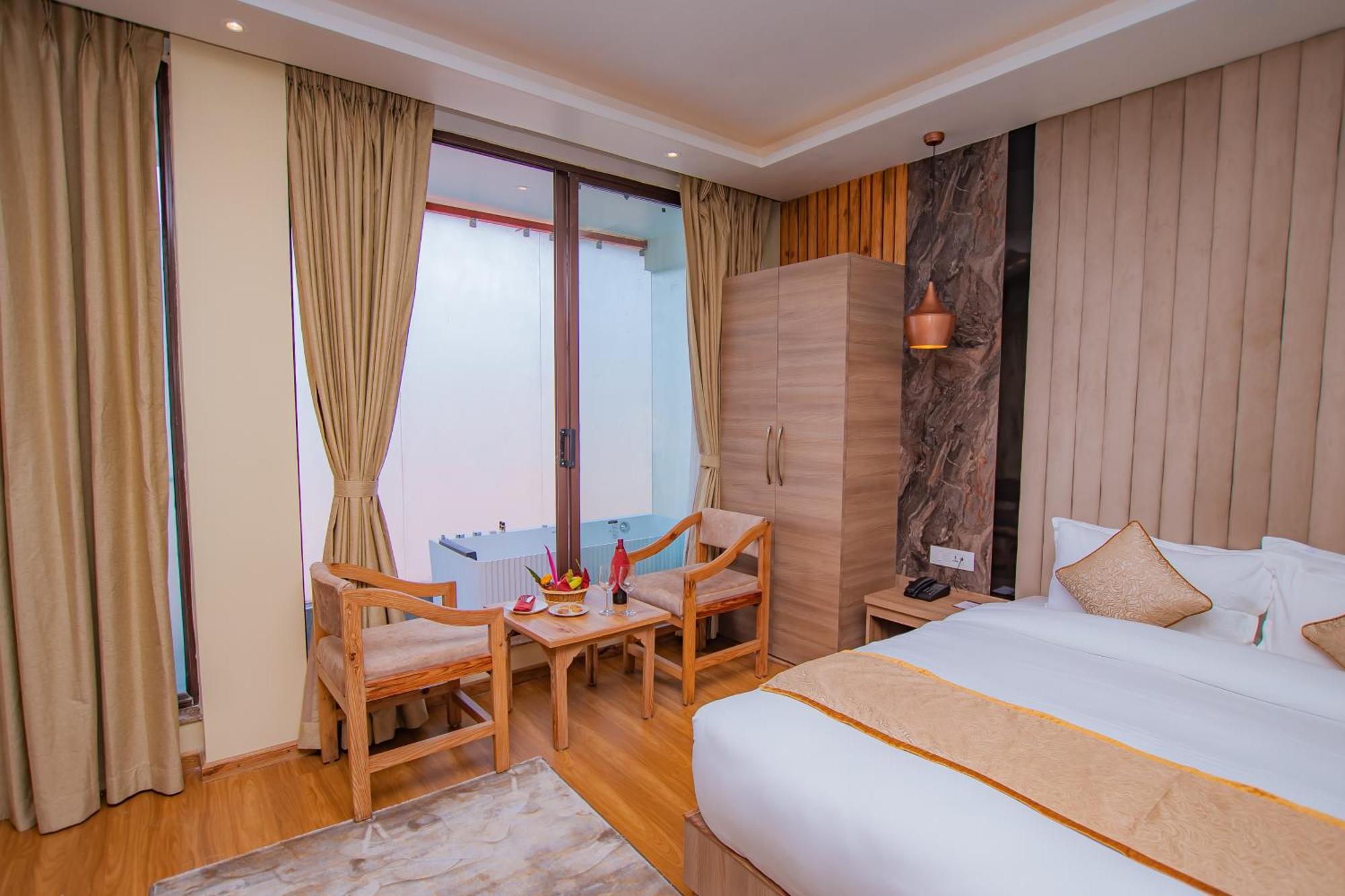Temple Himalaya Hotel & Spa Pokhara Exterior photo