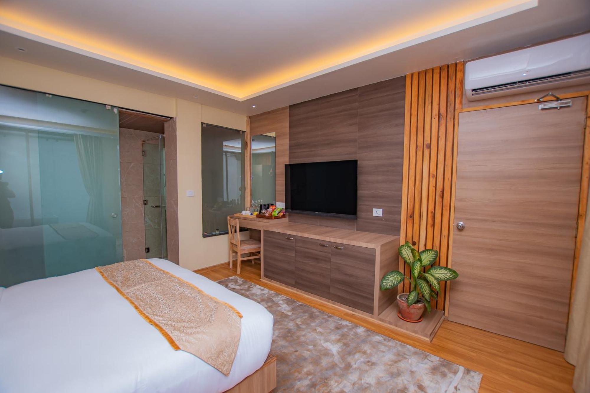 Temple Himalaya Hotel & Spa Pokhara Exterior photo
