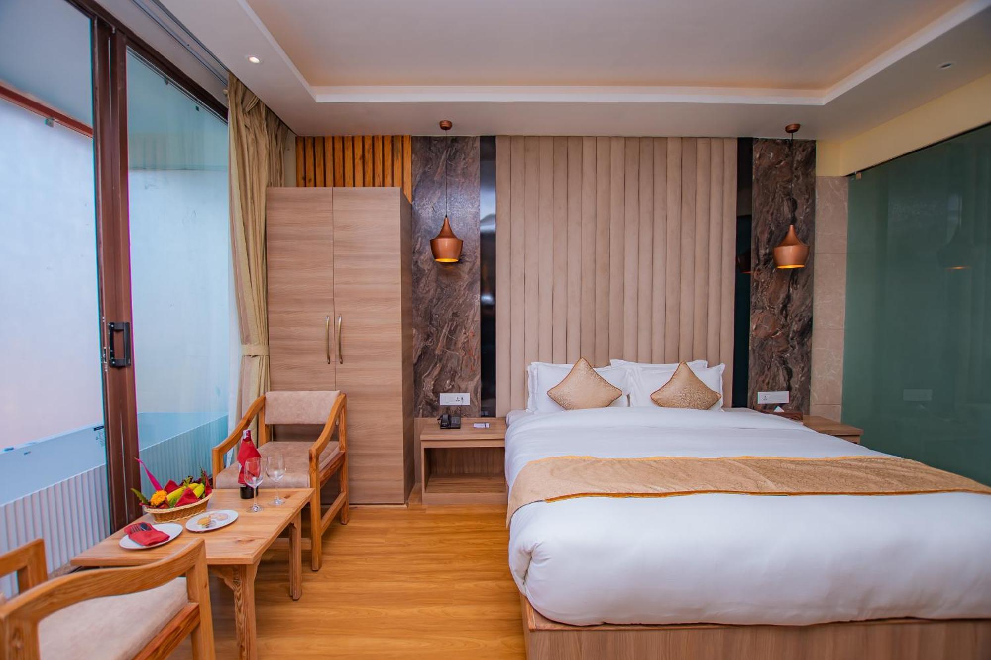 Temple Himalaya Hotel & Spa Pokhara Exterior photo