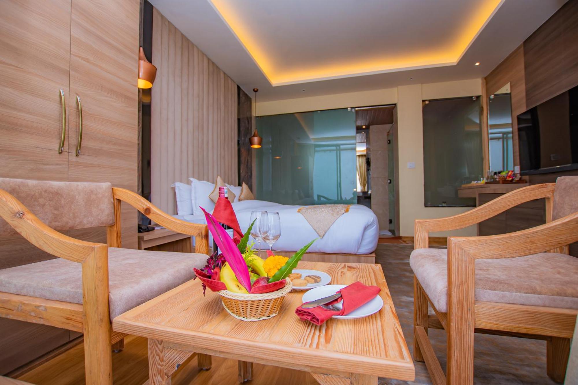 Temple Himalaya Hotel & Spa Pokhara Exterior photo
