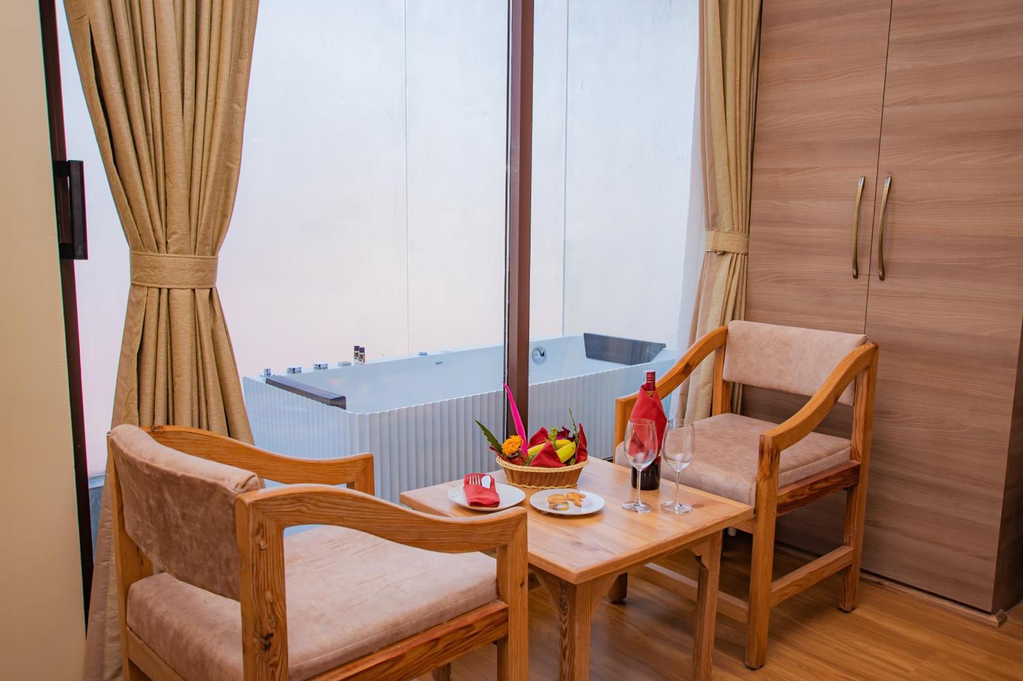 Temple Himalaya Hotel & Spa Pokhara Exterior photo
