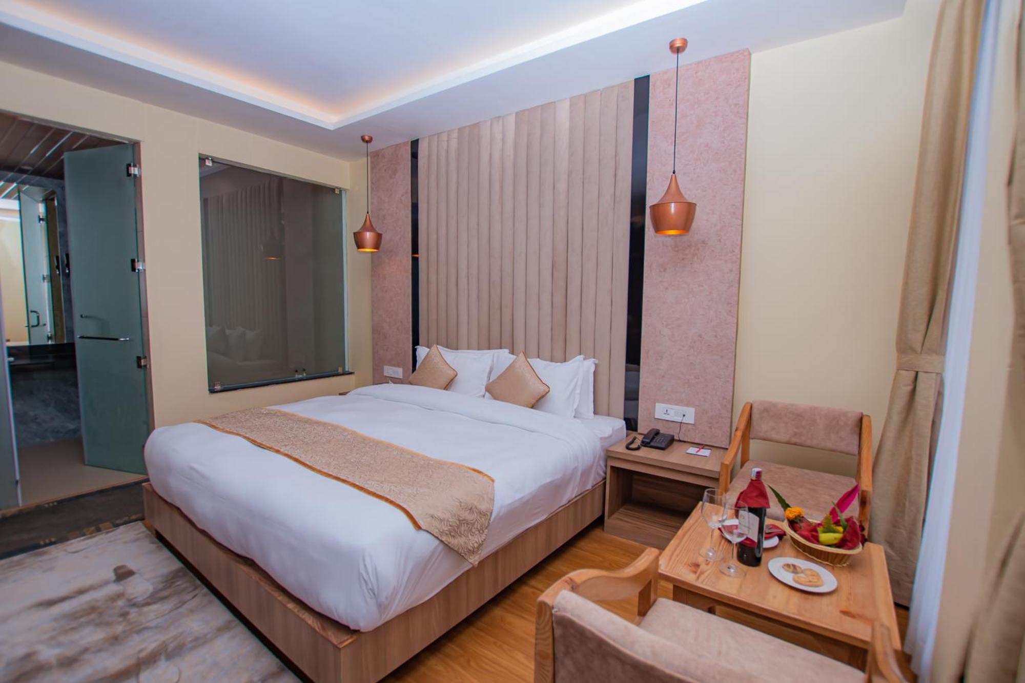 Temple Himalaya Hotel & Spa Pokhara Exterior photo