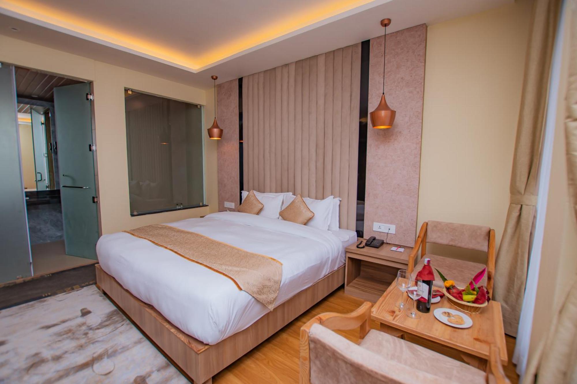 Temple Himalaya Hotel & Spa Pokhara Exterior photo