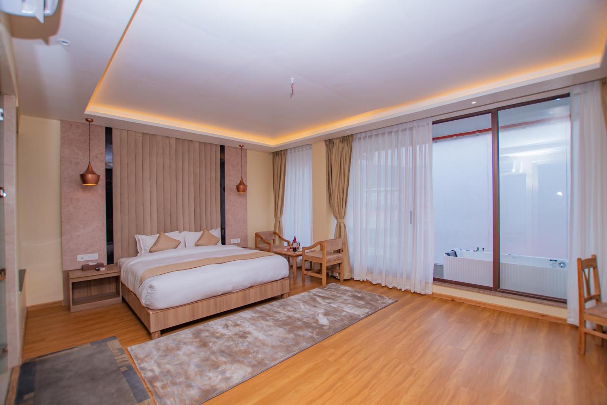 Temple Himalaya Hotel & Spa Pokhara Exterior photo