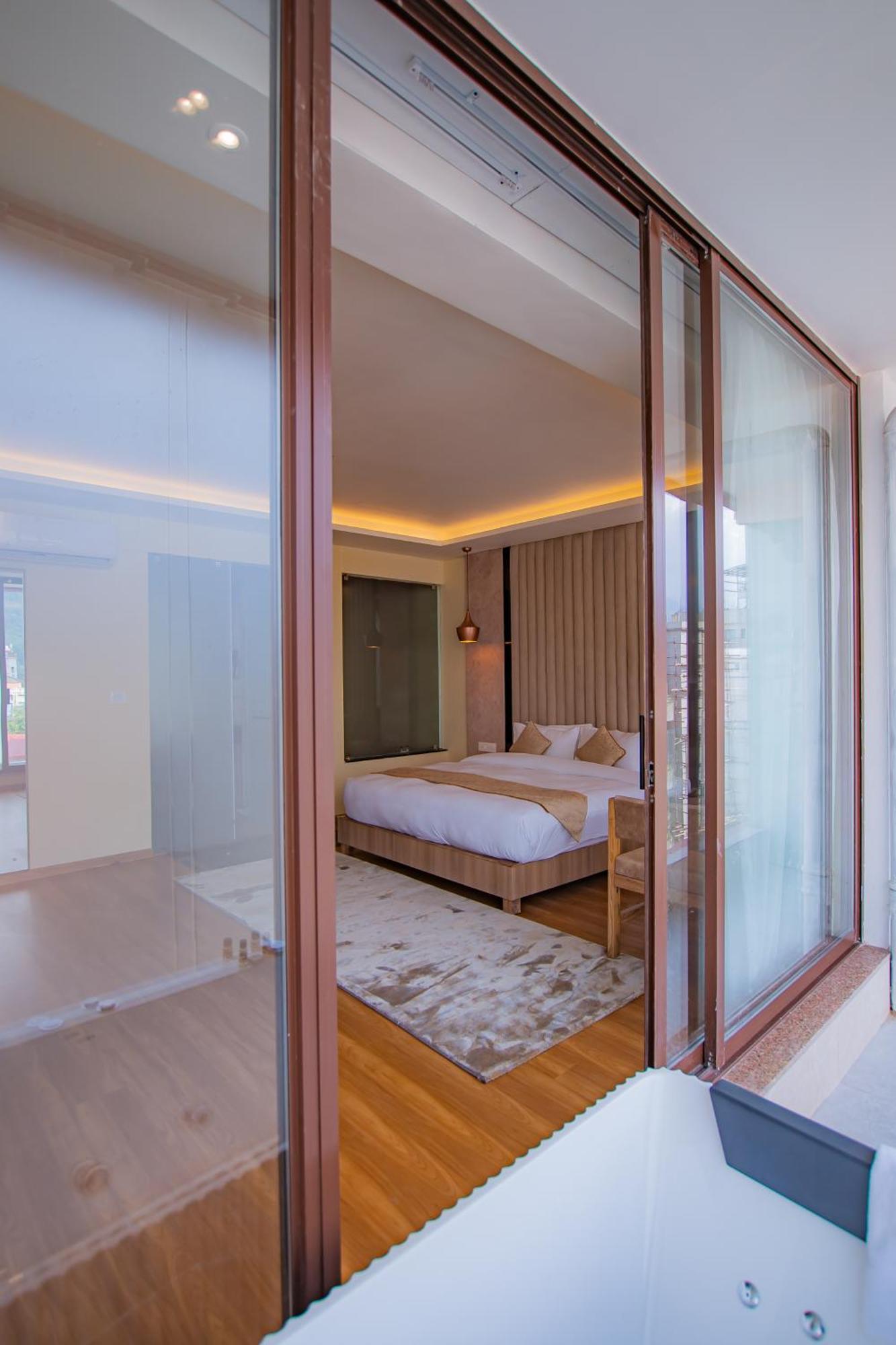 Temple Himalaya Hotel & Spa Pokhara Exterior photo